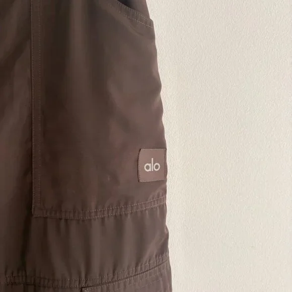 Alo Yoga High Waist Ski Moto Puffer Pant in Espresso Brown Size Medium - Picture 5 of 6